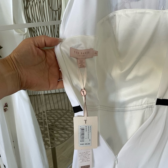 Exquisite Ted Baker dress, with detailed embroidery and high quality lining - Picture 5 of 5